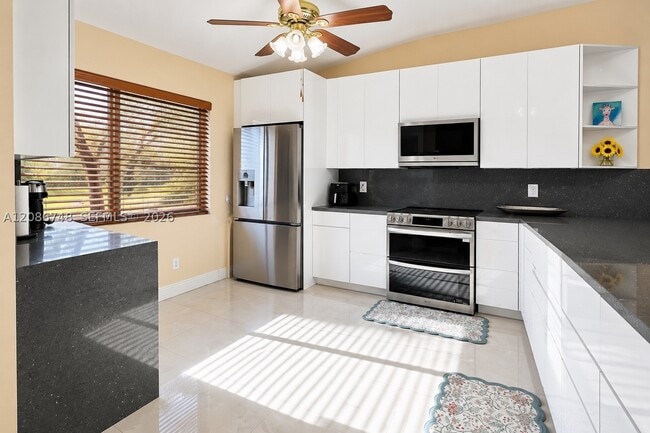 Building Photo - 21034 Chinaberry Dr