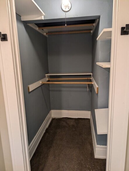 Building Photo - 69 Parkside