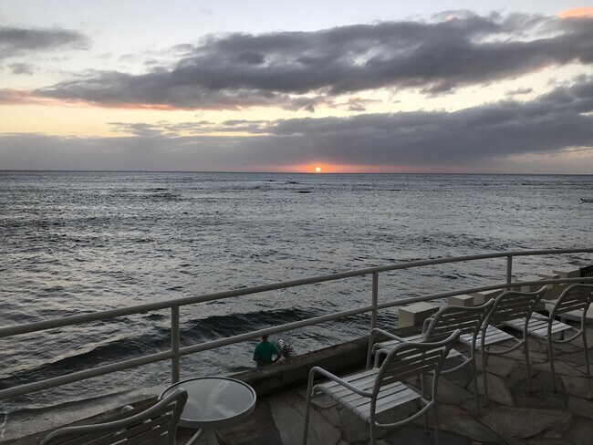 Amazing Sunsets! - 2937 Kalakaua Ave