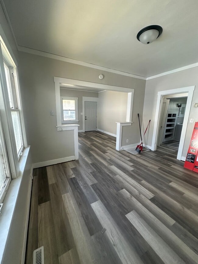 Primary Photo - CENTRALLY LOCATED 2 BEDROOM