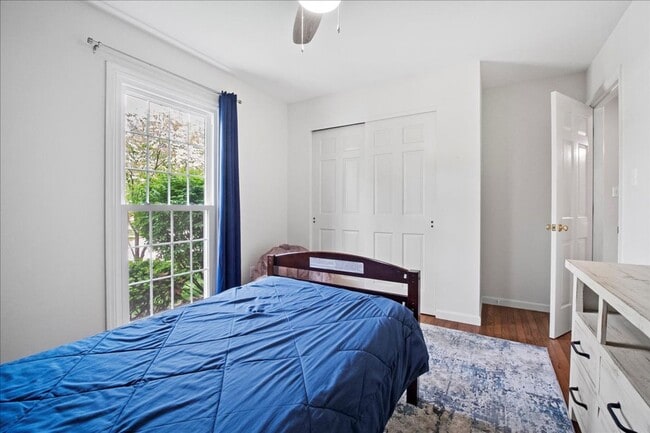 Building Photo - Spacious Ranch in Des Peres