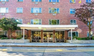 Building Photo - 50 Green St