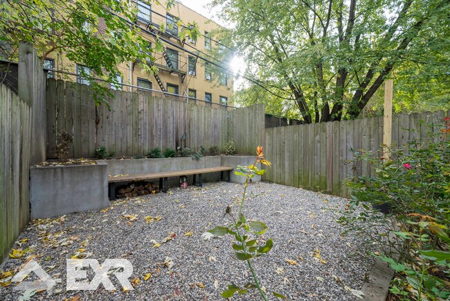 Building Photo - 456 Quincy St