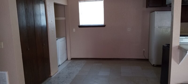 Building Photo - 902 Cynthia St