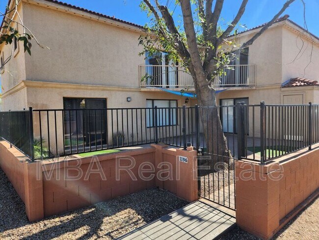 Building Photo - 15650 N 19th Ave