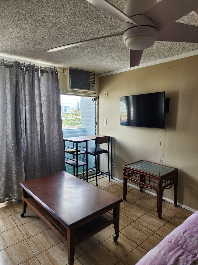 Building Photo - 824 Kinau St