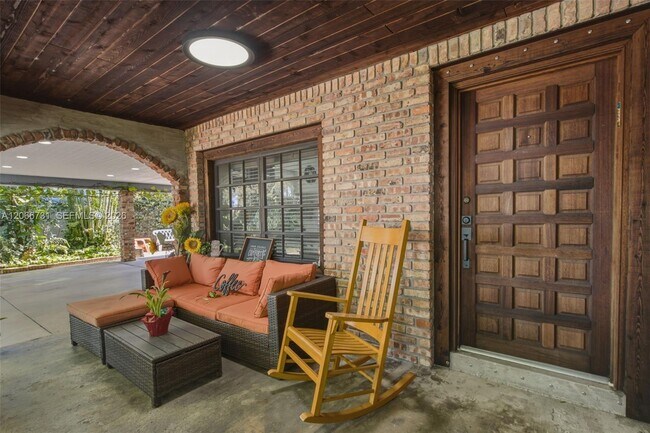 Building Photo - 11621 NW 58th Pl