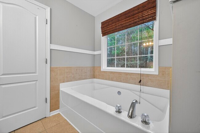 Building Photo - 155 W River Bend Dr