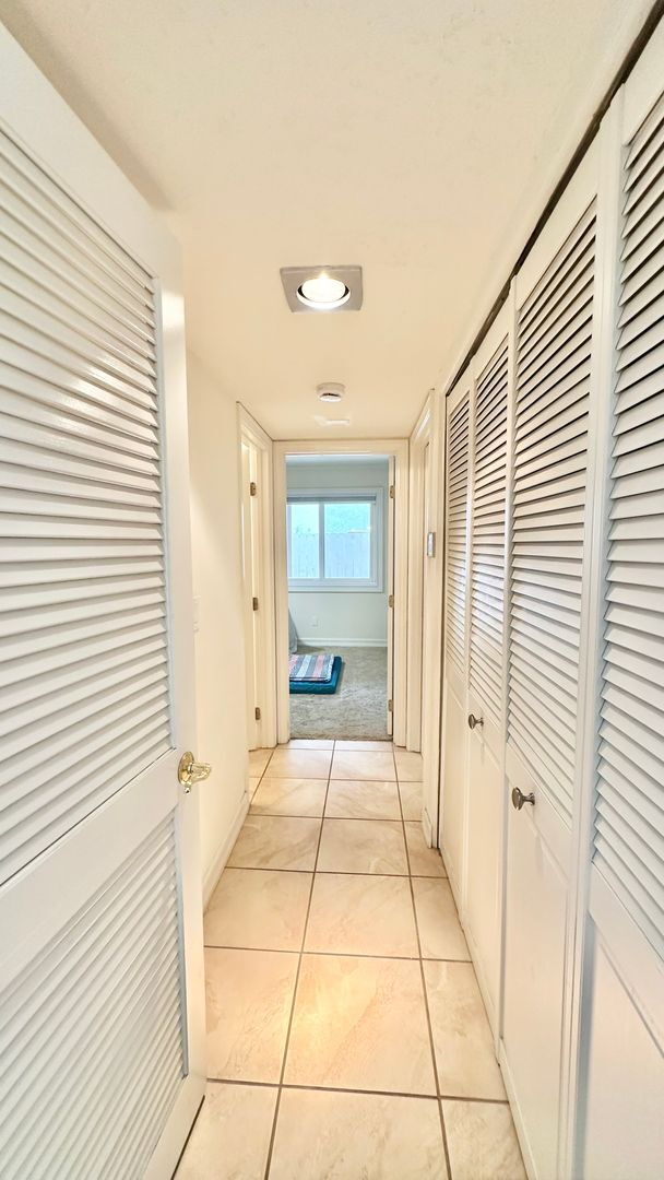 Building Photo - Spacious Two-Story Home with Three-Car Att...