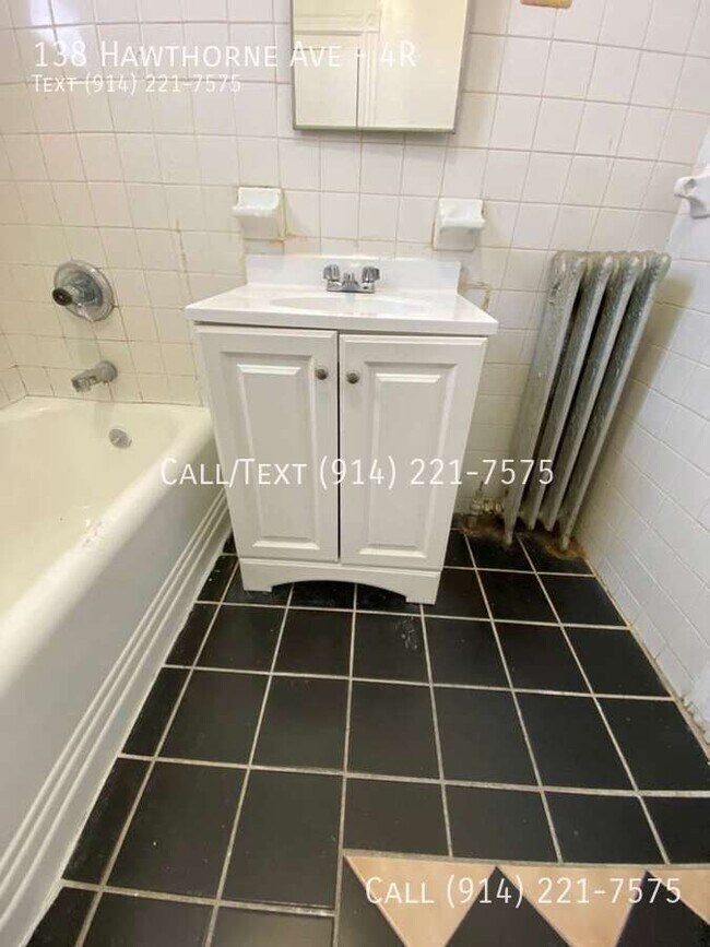 Building Photo - 138 Hawthorne Ave