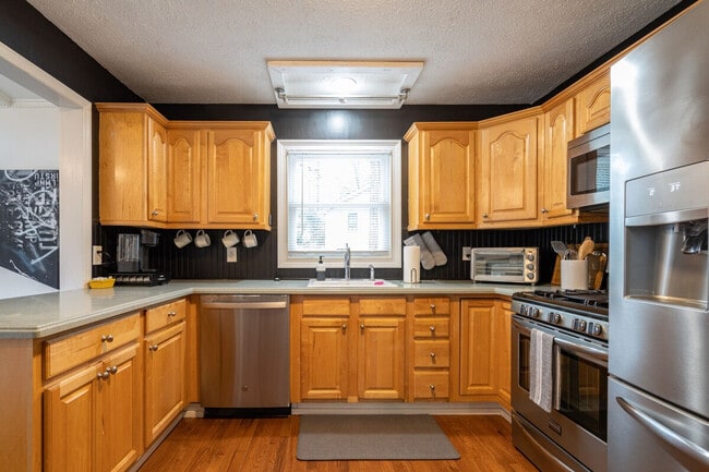 Building Photo - 306 Jason Ct