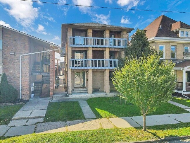 Building Photo - 89 W 9th Ave