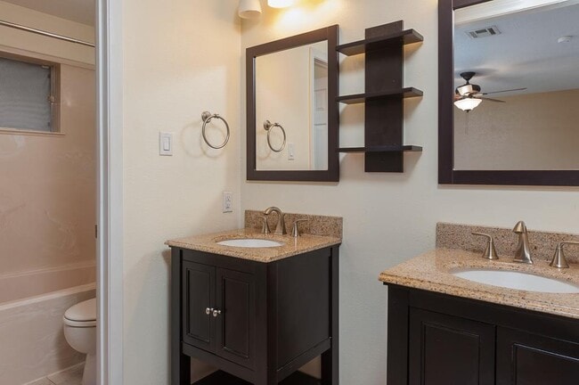 Building Photo - 2318 Colonial Ridge Dr