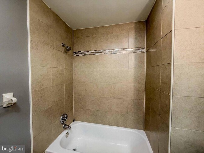 Building Photo - 38 Hopewell Ln