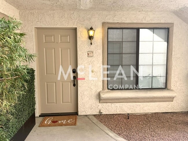 Building Photo - Beautiful Two Bedroom Condo in a Stunning ...