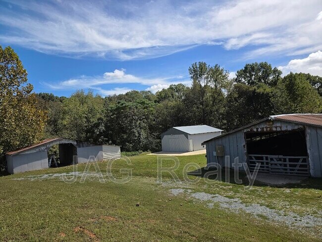 Building Photo - 3320 Griffin Cemetery Rd