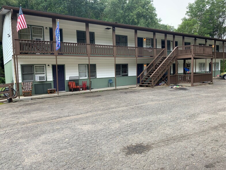 Building Photo - 500 Cope Creek Rd