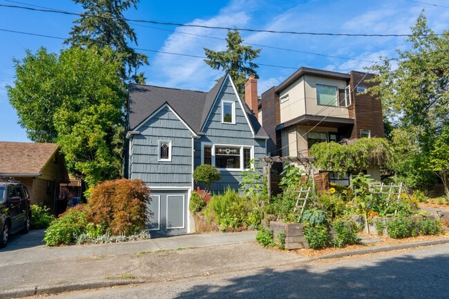 Building Photo - 4Br/2Ba Seattle Home