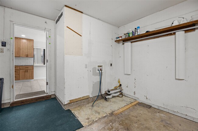 Building Photo - 431 Evergreen Dr