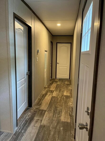 Building Photo - 117 Betty St