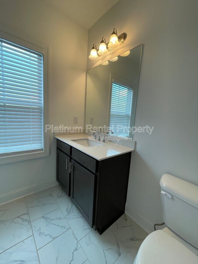 Building Photo - 5221 Riden Ct