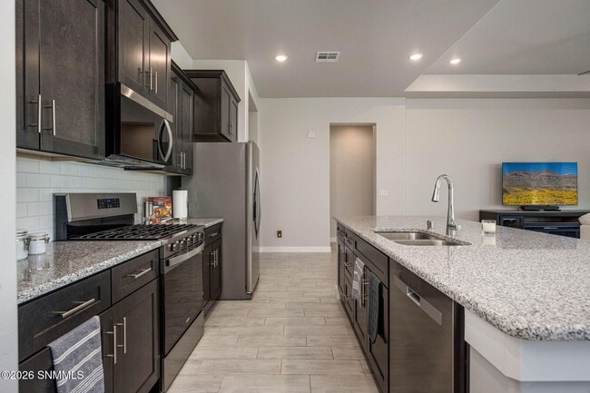 Building Photo - 3865 Jericho St