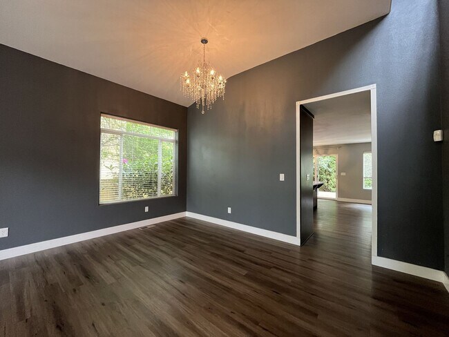 Building Photo - Beautiful 5BD/3BA Home with Soaking Tub, Island Kitchen & Attached 2-Car Garage
