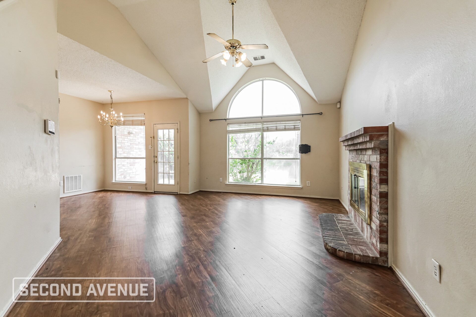 Building Photo - 2124 Amber Springs
