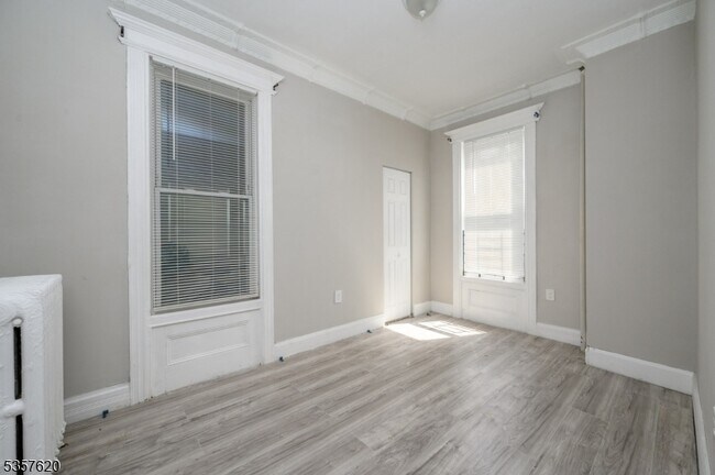 Building Photo - 257 S 8th St