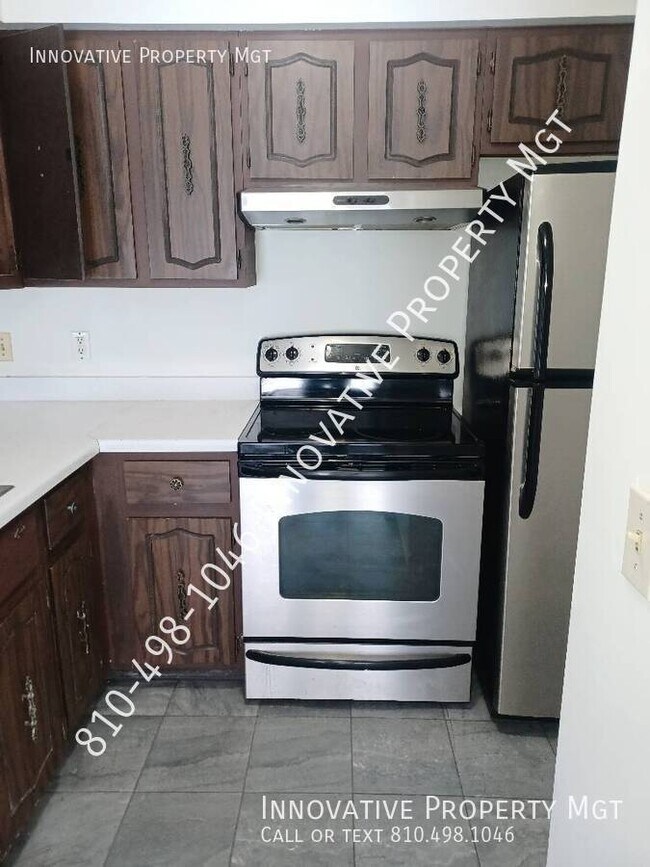 Building Photo - 6009 Holiday Gardens Dr