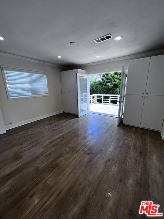 Building Photo - 942 S Lucerne Blvd