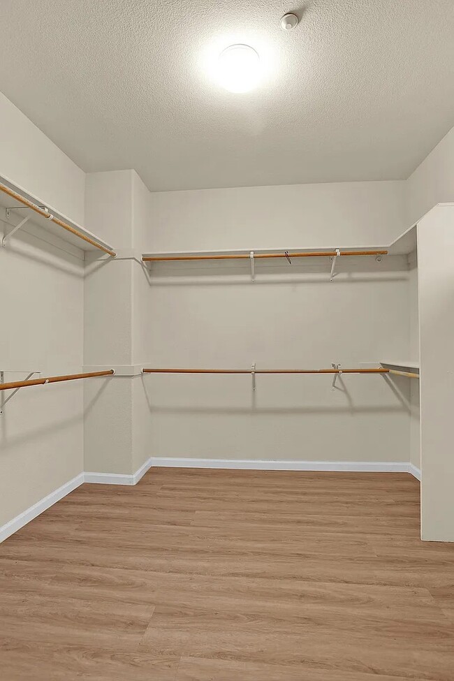 Building Photo - 5858 Hazelwood Cmn