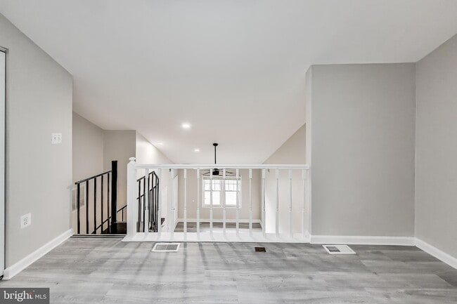 Building Photo - 13041B Shadyside Lane Unit 11-188