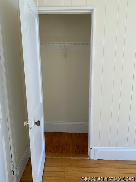 Building Photo - 439 Cambridge St