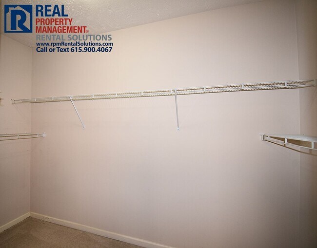 Building Photo - Adorable brick home in a great neighborhood! Huge bonus room and 2 car garage!