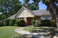 Building Photo - 1416 Sandy Creek Dr