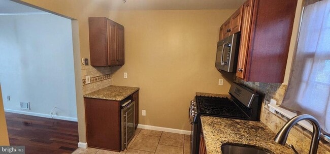 Building Photo - 409 Dove Ct