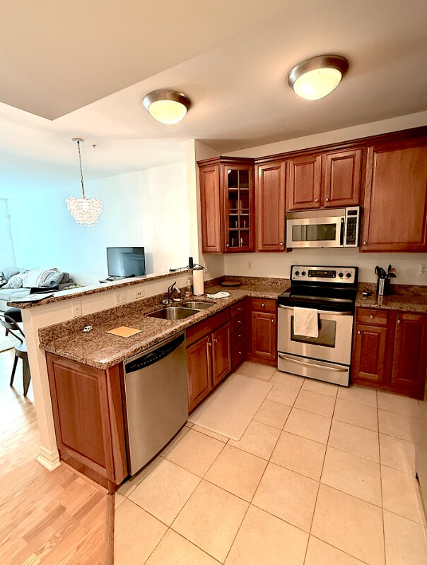 Building Photo - 2700 E Cherry Creek S Dr