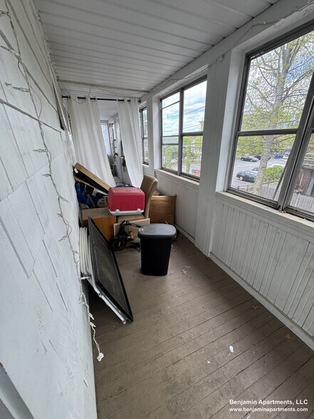 Building Photo - 27 Lothrop St