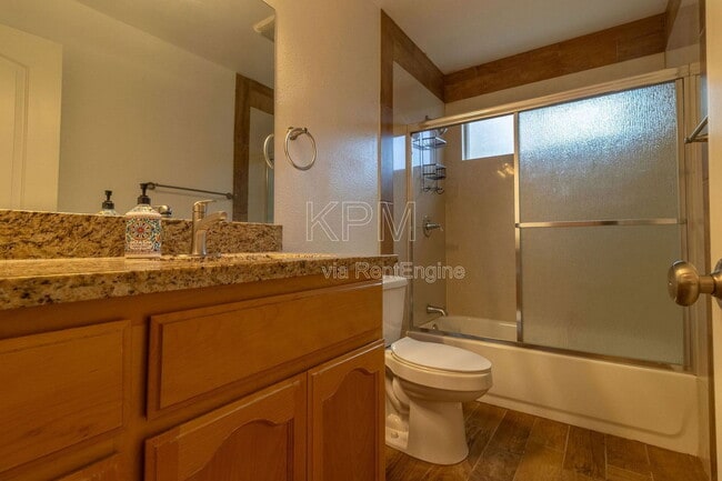 Building Photo - 2414 Shropshire Dr