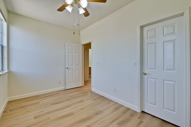 Building Photo - Spacious 4-Bedroom Home on Private Cul-De-Sac | No HOA | Custom Closets, New Floors & Lush Backya...