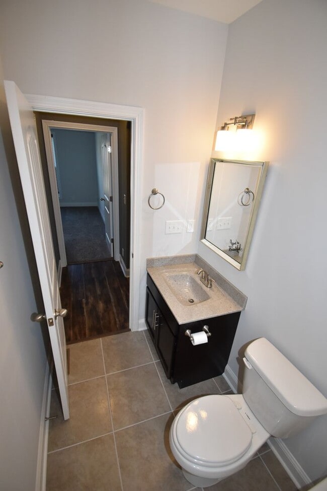 Building Photo - 4 Bedroom 2 Bath Pet Friendly Home For Rent!