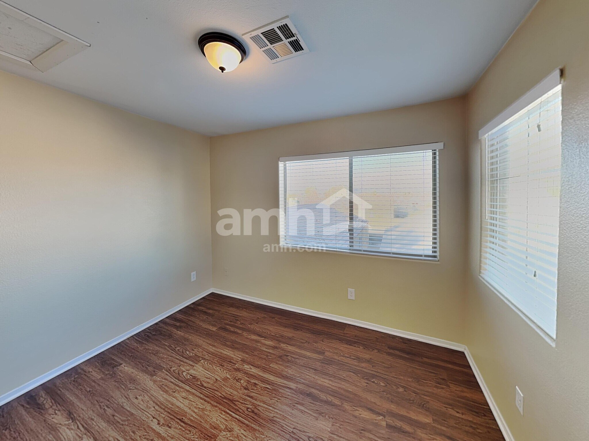 Building Photo - 3469 Chelsea Grove St