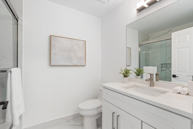 Building Photo - 441 Ashwood Pl