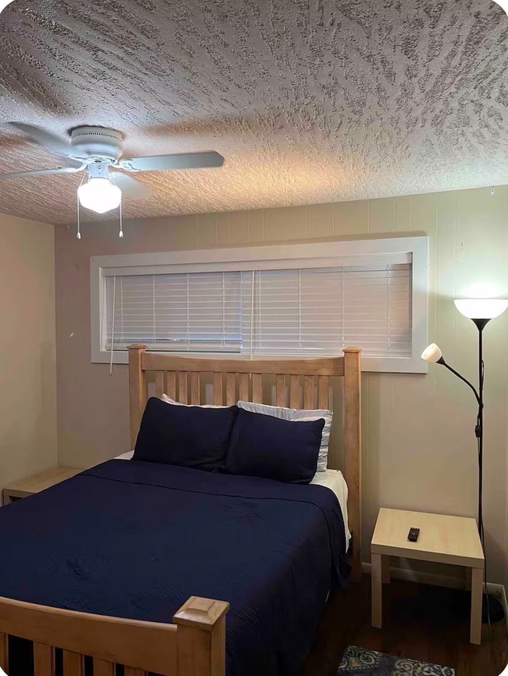 Building Photo - 1070 E 21st St