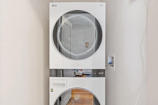 Building Photo - 193 Brookside Pkwy