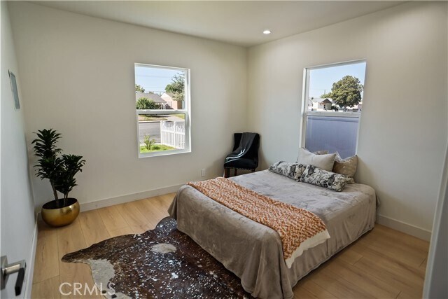 Building Photo - 1636 N Buena Vista St