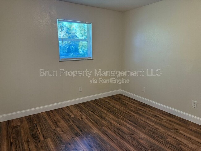 Building Photo - 5540 N Broadway St