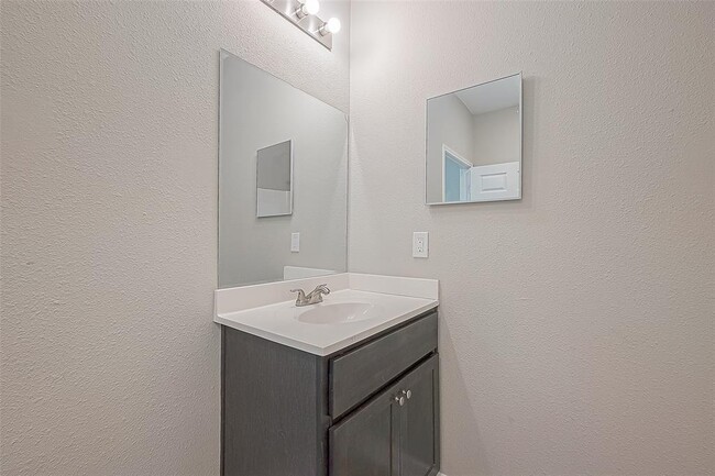 Building Photo - 4813 Palisade Dr
