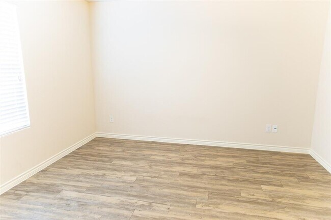 Building Photo - 4013 Bonita Springs Dr